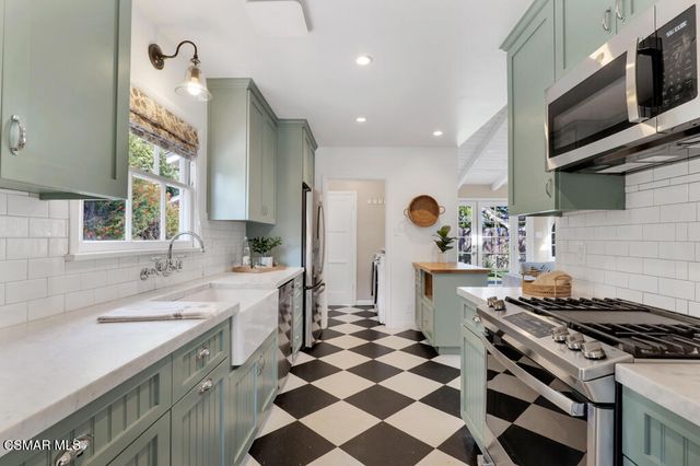 1231 Fernside Drive, La Canada Flintridge, CA 91011
