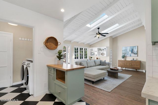 1231 Fernside Drive, La Canada Flintridge, CA 91011