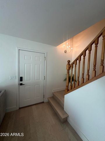 827 E COCHISE Drive B, Phoenix, AZ 85020