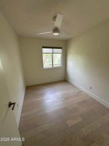 827 E COCHISE Drive B, Phoenix, AZ 85020