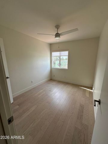 827 E COCHISE Drive B, Phoenix, AZ 85020