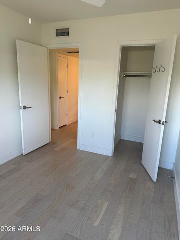 827 E COCHISE Drive B, Phoenix, AZ 85020