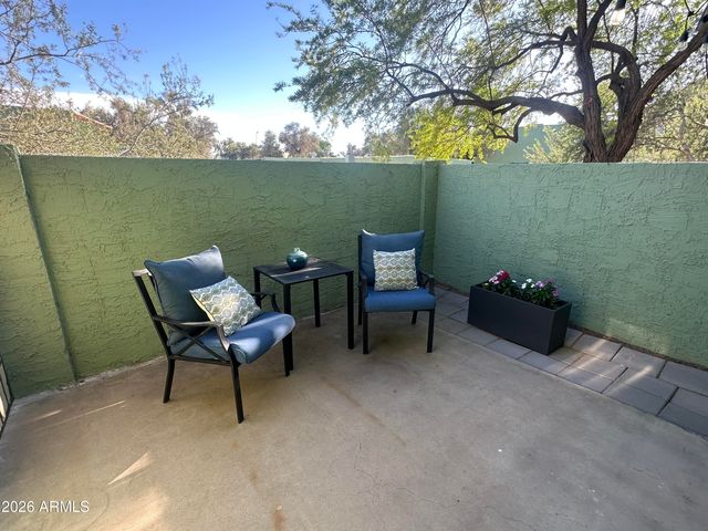 827 E COCHISE Drive B, Phoenix, AZ 85020