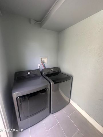 827 E COCHISE Drive B, Phoenix, AZ 85020