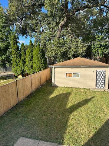 9202 S Lafayette Avenue, Chicago, IL 60620