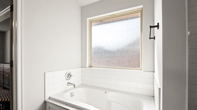 14308 Limestone Lane, Yukon, OK 73099