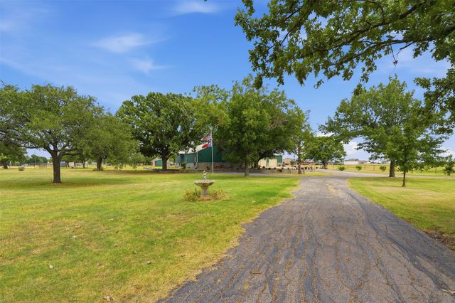 8165 Jackson Road, Krum, TX 76249