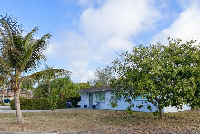 855 Date Palm Drive, Lake Park, FL 33403