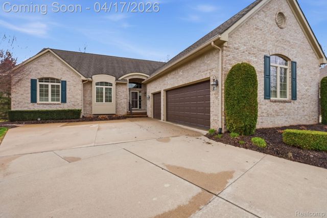 25228 Sutton Court, Novi, MI 48374