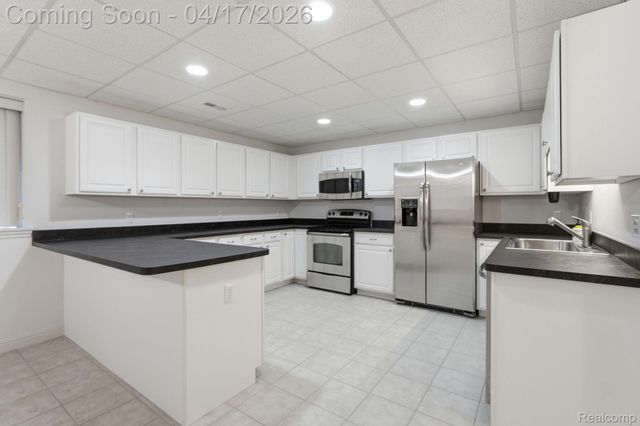 25228 Sutton Court, Novi, MI 48374