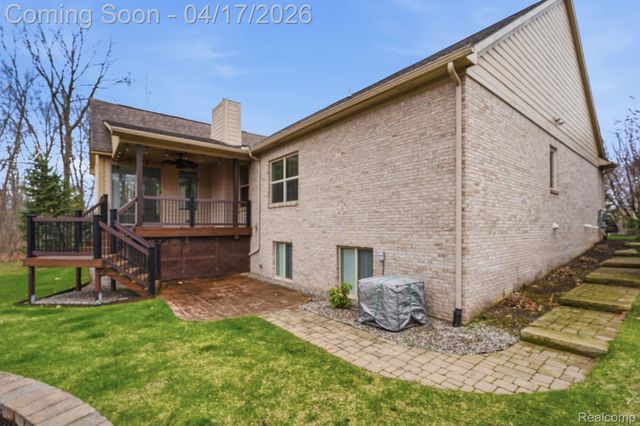 25228 Sutton Court, Novi, MI 48374