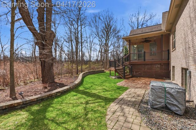 25228 Sutton Court, Novi, MI 48374