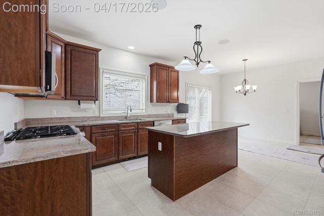 25228 Sutton Court, Novi, MI 48374