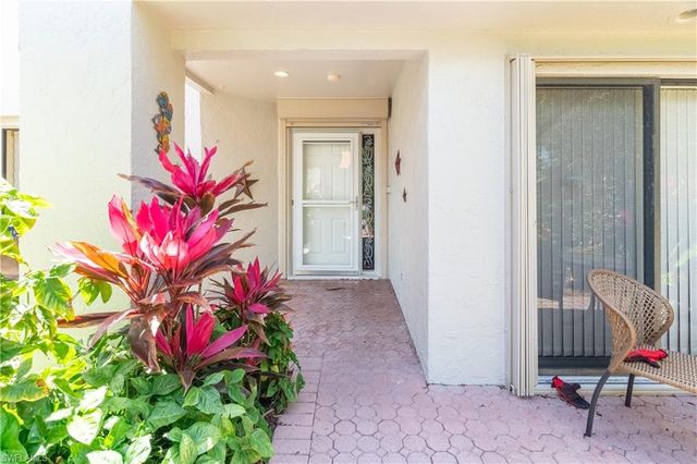 522 Beachwalk CIR, Naples, FL 34108