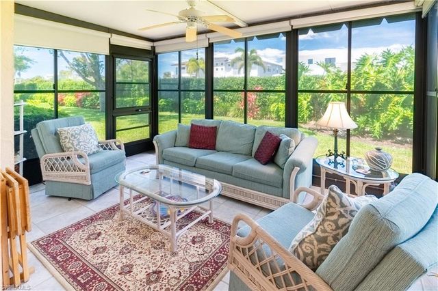 522 Beachwalk CIR, Naples, FL 34108
