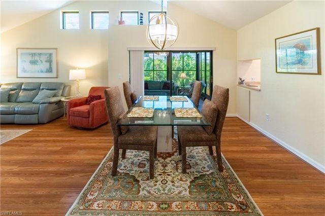 522 Beachwalk CIR, Naples, FL 34108