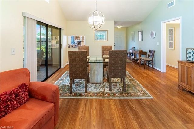 522 Beachwalk CIR, Naples, FL 34108