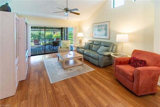 522 Beachwalk CIR, Naples, FL 34108