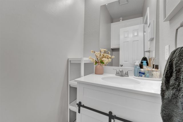 204 Springpark Drive, Arlington, TX 76014