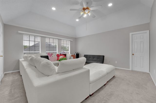 204 Springpark Drive, Arlington, TX 76014