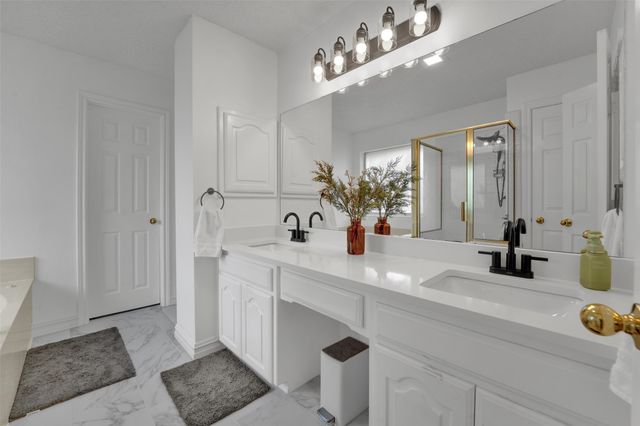 204 Springpark Drive, Arlington, TX 76014