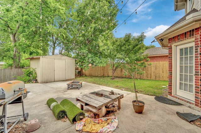 204 Springpark Drive, Arlington, TX 76014