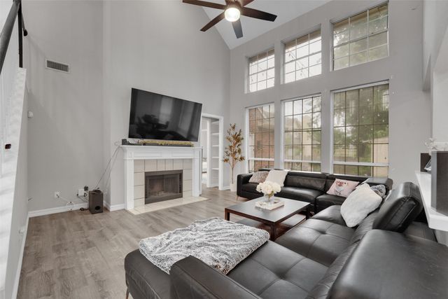 204 Springpark Drive, Arlington, TX 76014