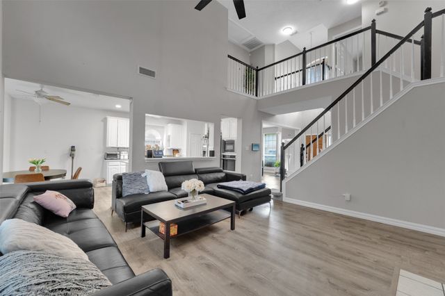 204 Springpark Drive, Arlington, TX 76014