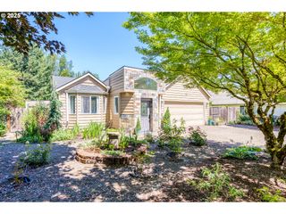 639 Ne MEADOW Dr, Portland, OR 97211