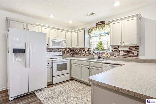 107 Clover Court, Radcliff, KY 40160