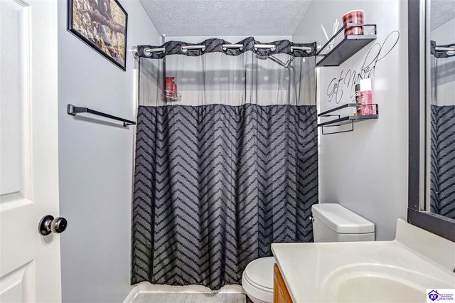 107 Clover Court, Radcliff, KY 40160