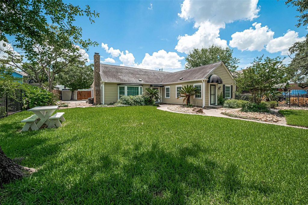 826 Heights Boulevard, Houston, TX 77007