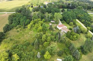 1093 Ulao PARKWAY, Grafton, WI 53024