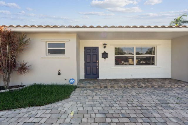 428 SE 2nd Street, Deerfield Beach, FL 33441