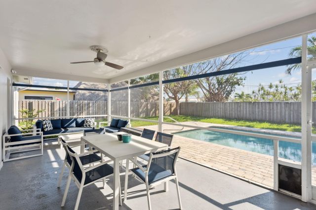 428 SE 2nd Street, Deerfield Beach, FL 33441