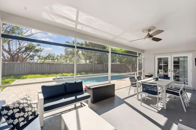 428 SE 2nd Street, Deerfield Beach, FL 33441