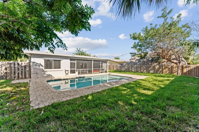 428 SE 2nd Street, Deerfield Beach, FL 33441