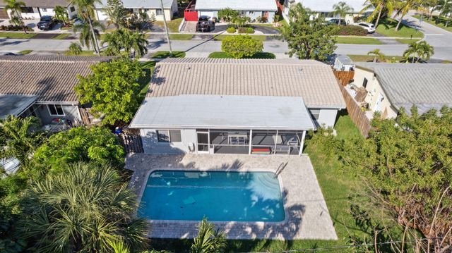 428 SE 2nd Street, Deerfield Beach, FL 33441