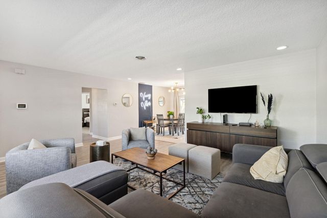 428 SE 2nd Street, Deerfield Beach, FL 33441