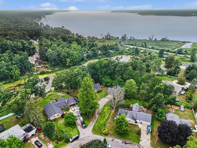 217 Pinecrest Road, Whitehall, MI 49461
