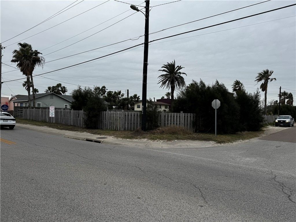 419 N Alister St, Port Aransas, TX 78373 — exterior