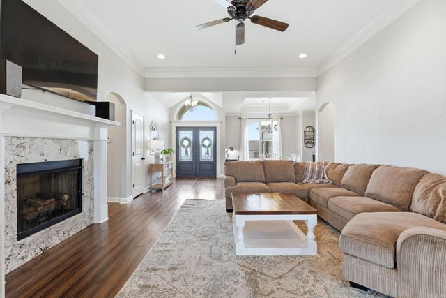 9709 Cliffside Drive, Sherwood, AR 72120