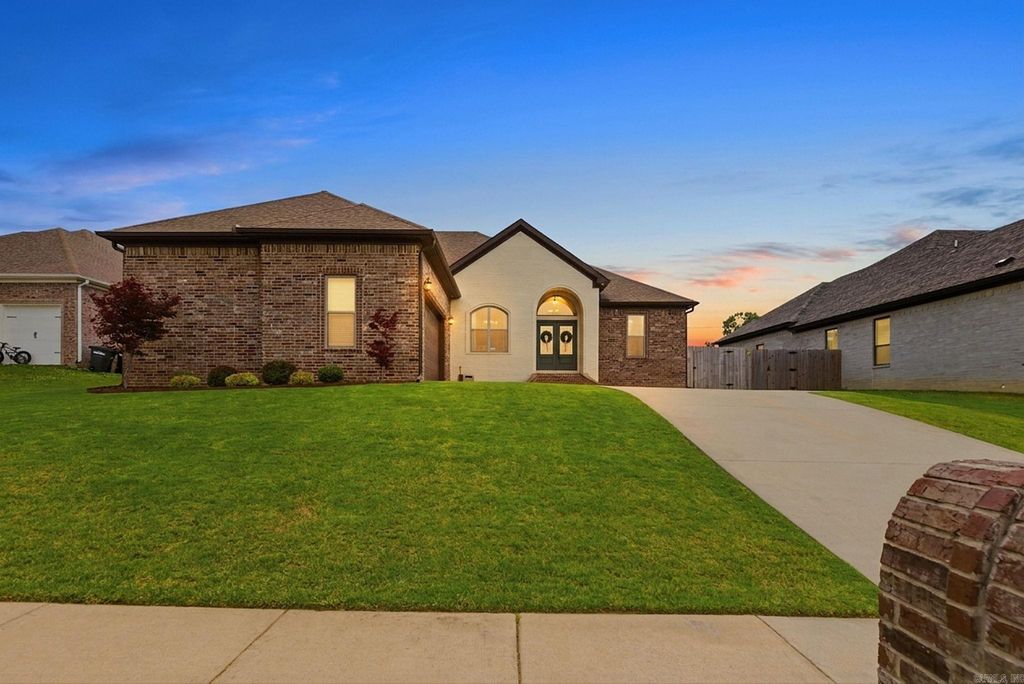 9709 Cliffside Drive, Sherwood, AR 72120