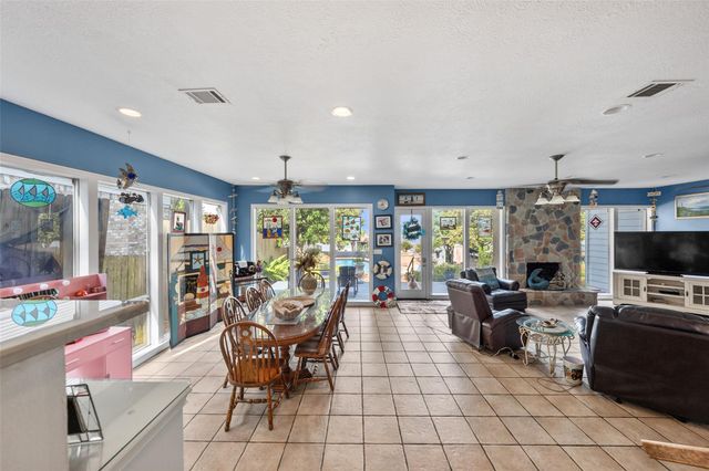 21039 Flaming Arrow Trail, Crosby, TX 77532
