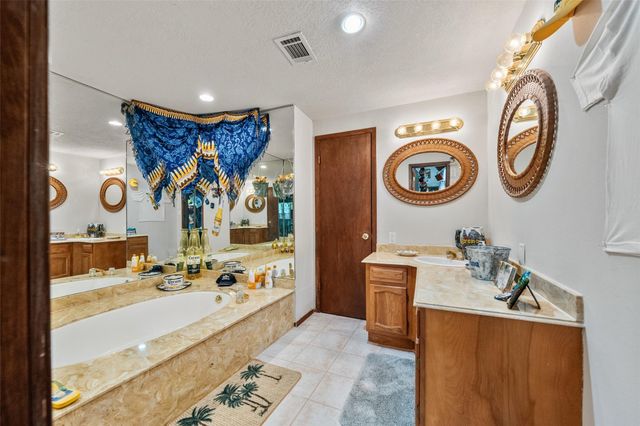 21039 Flaming Arrow Trail, Crosby, TX 77532