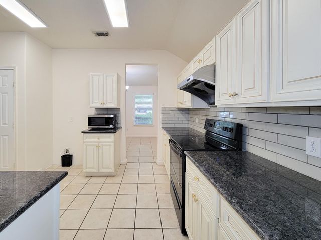 3010 Stonecross Lane, Dickinson, TX 77539