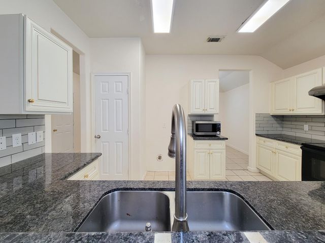3010 Stonecross Lane, Dickinson, TX 77539