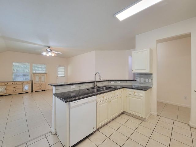 3010 Stonecross Lane, Dickinson, TX 77539