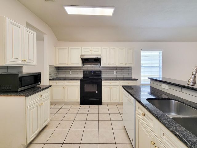 3010 Stonecross Lane, Dickinson, TX 77539