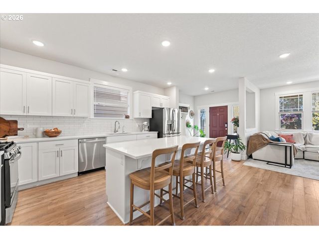 7510 Nw LAUREN Ave, Portland, OR 97229
